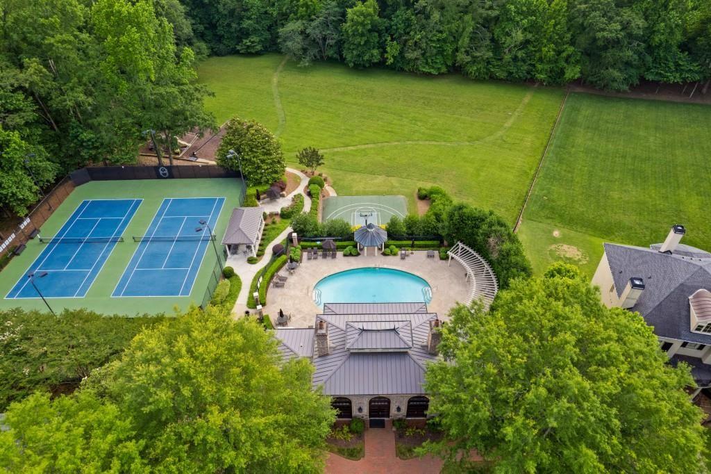 3119 W Addison Drive