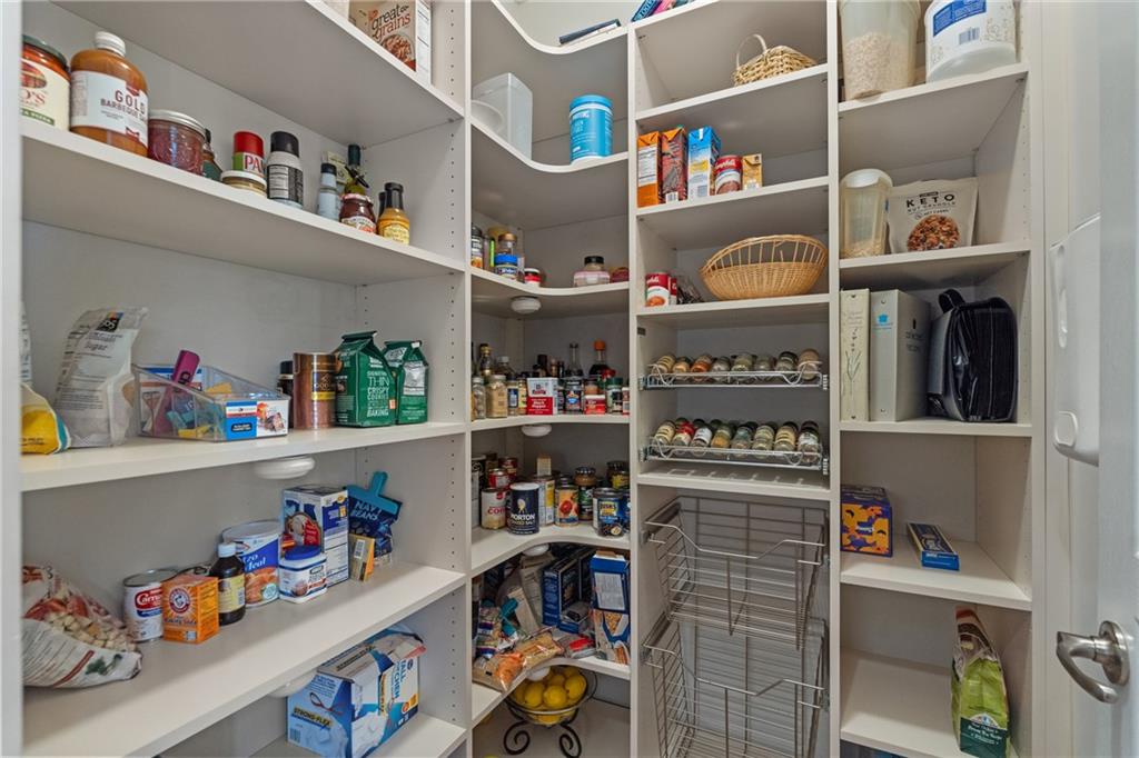 319 Laurel Lookout Hills