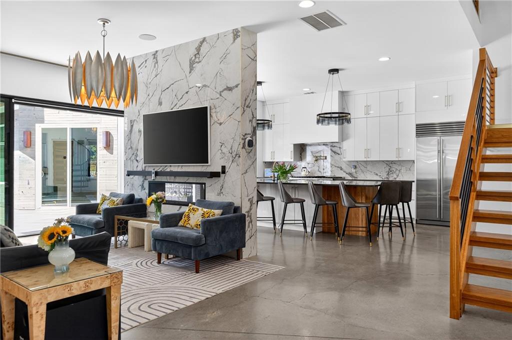 101 Henderson Street