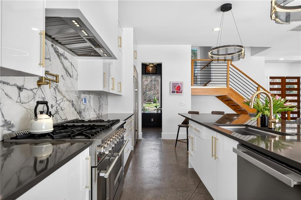 101 Henderson Street