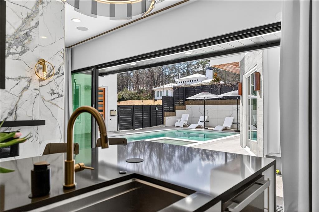 101 Henderson Street