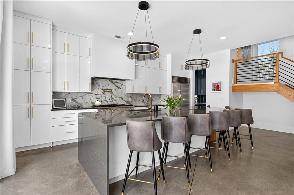 101 Henderson Street