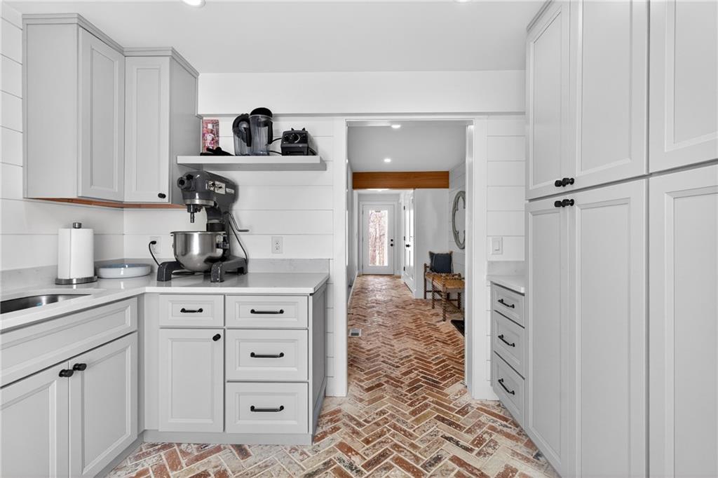 18568 Birmingham Highway