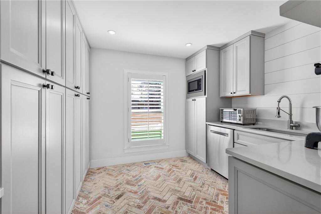 18568 Birmingham Highway