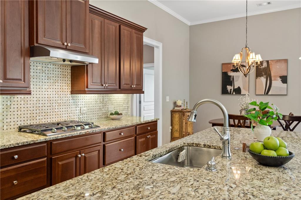 319 Laurel Lookout Hills