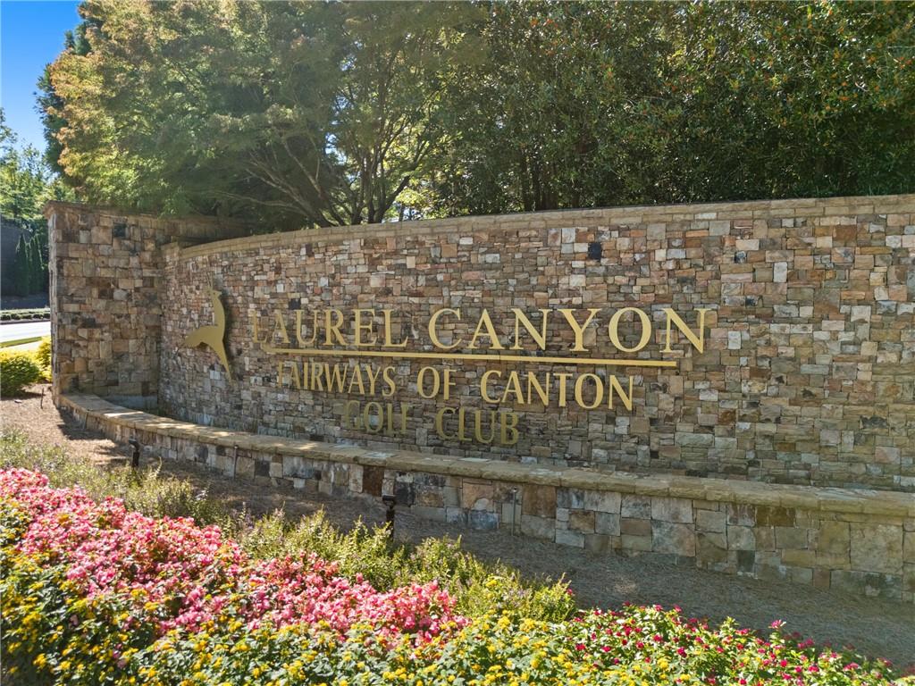 319 Laurel Lookout Hills