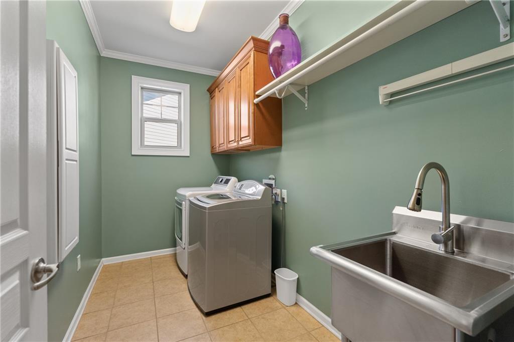 319 Laurel Lookout Hills