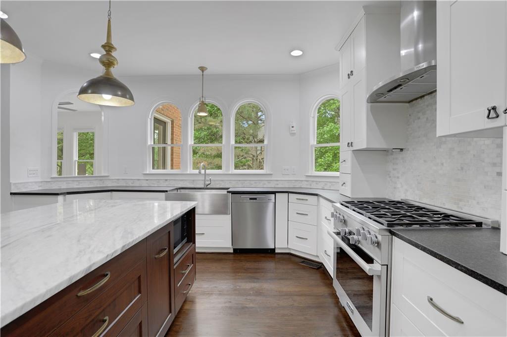455 Majestic Cove