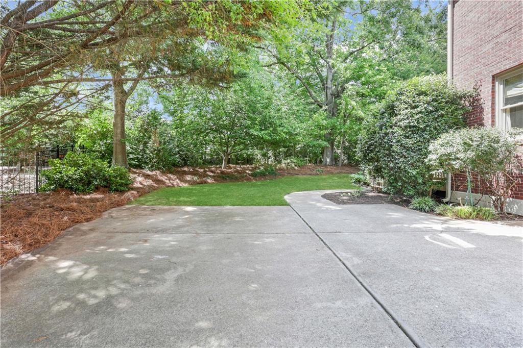 550 Heron Run Court