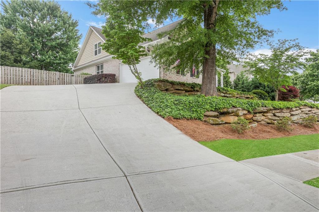 910 Windsor Creek Drive