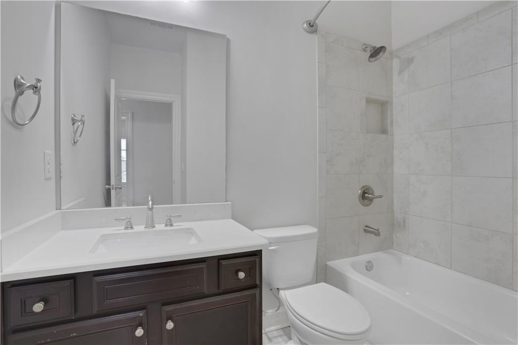 1847 Falling Sky Court NE