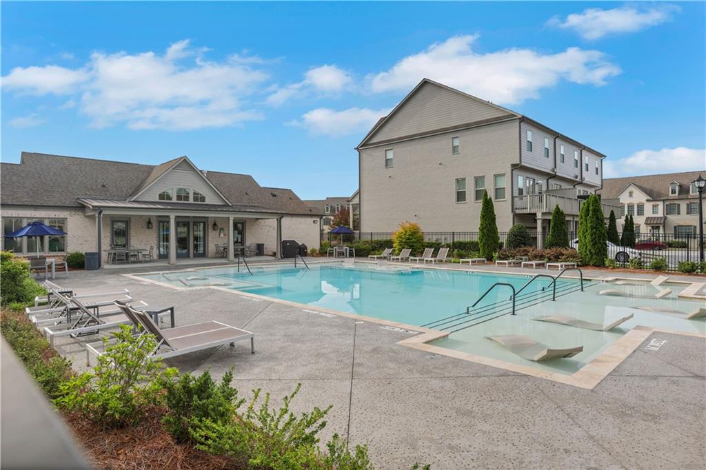 1847 Falling Sky Court NE