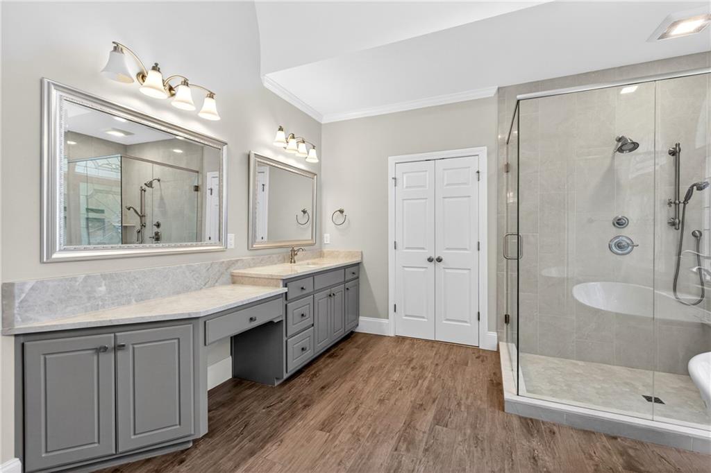 230 Bayfield Court