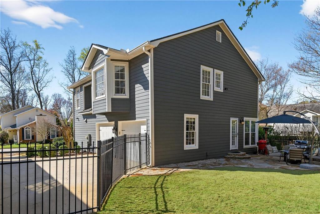 1124 Bailiff Court NE