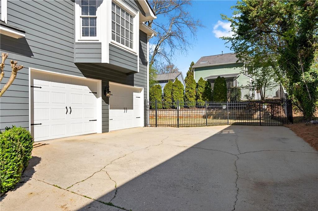 1124 Bailiff Court NE