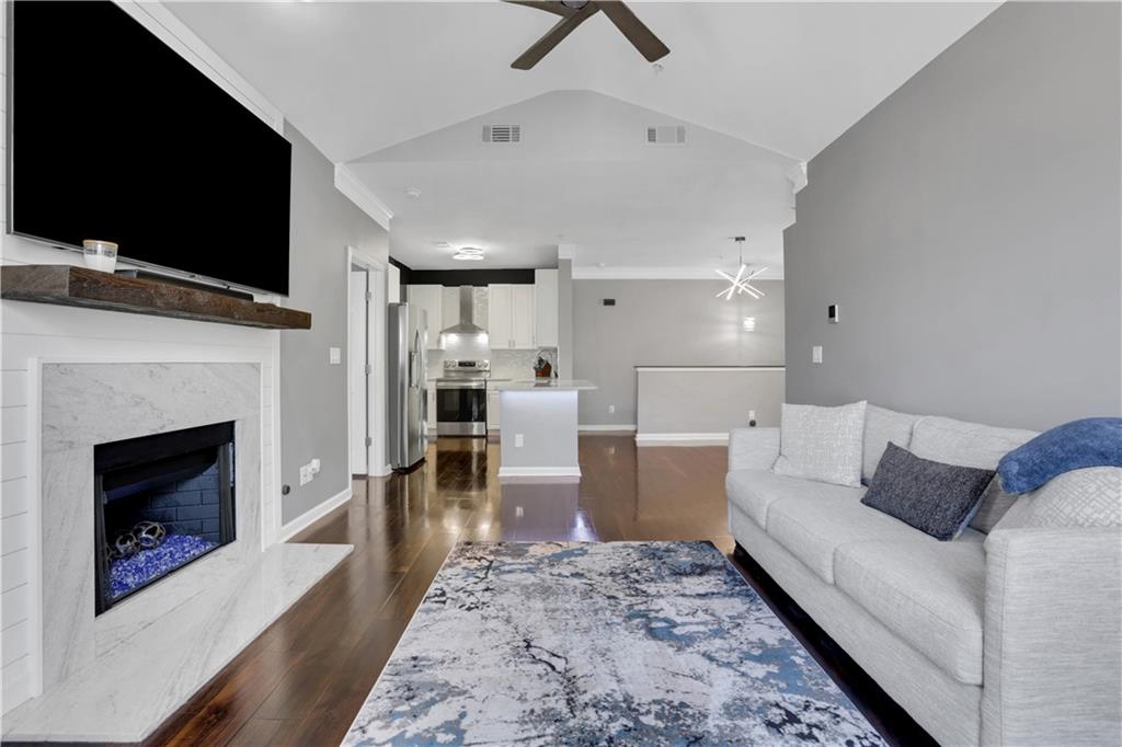 4103 Woodland Lane