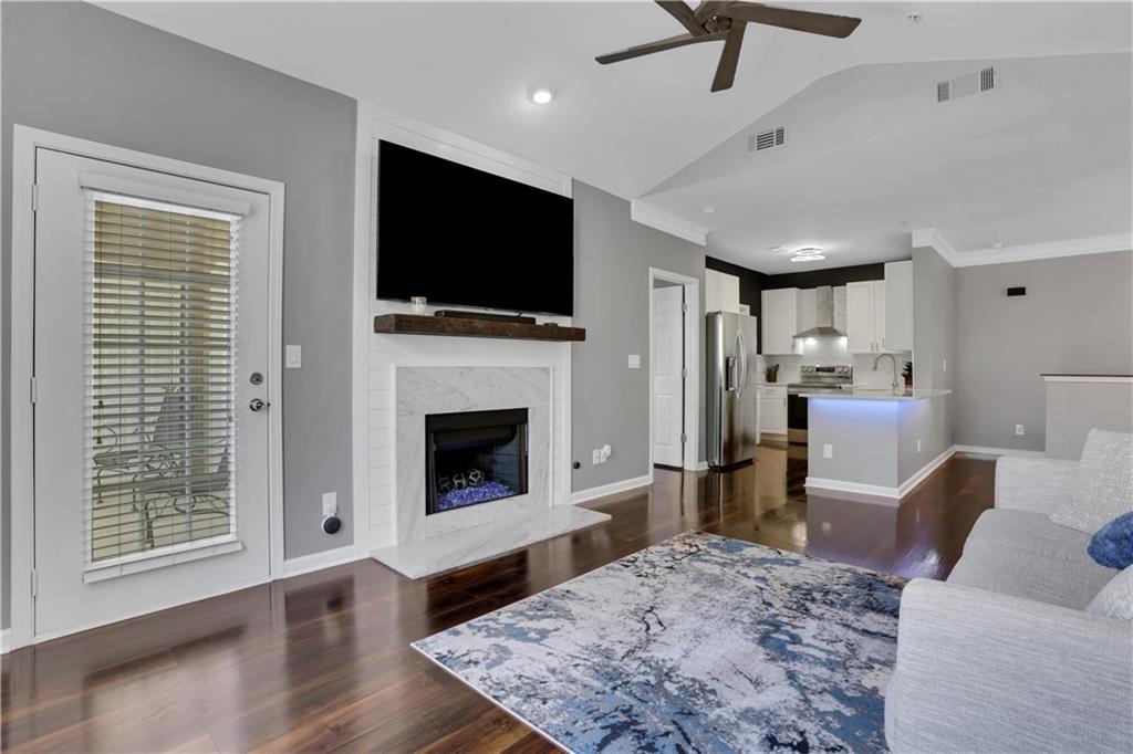 4103 Woodland Lane