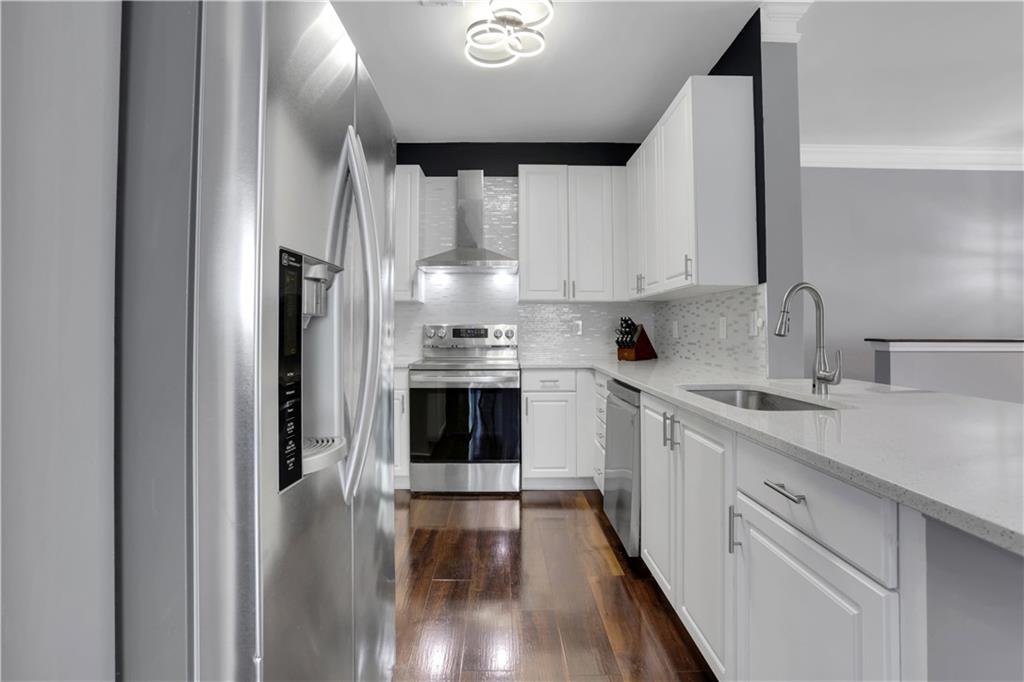 4103 Woodland Lane