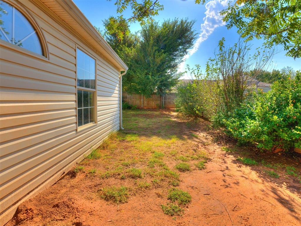 3005 Pinecrest Street