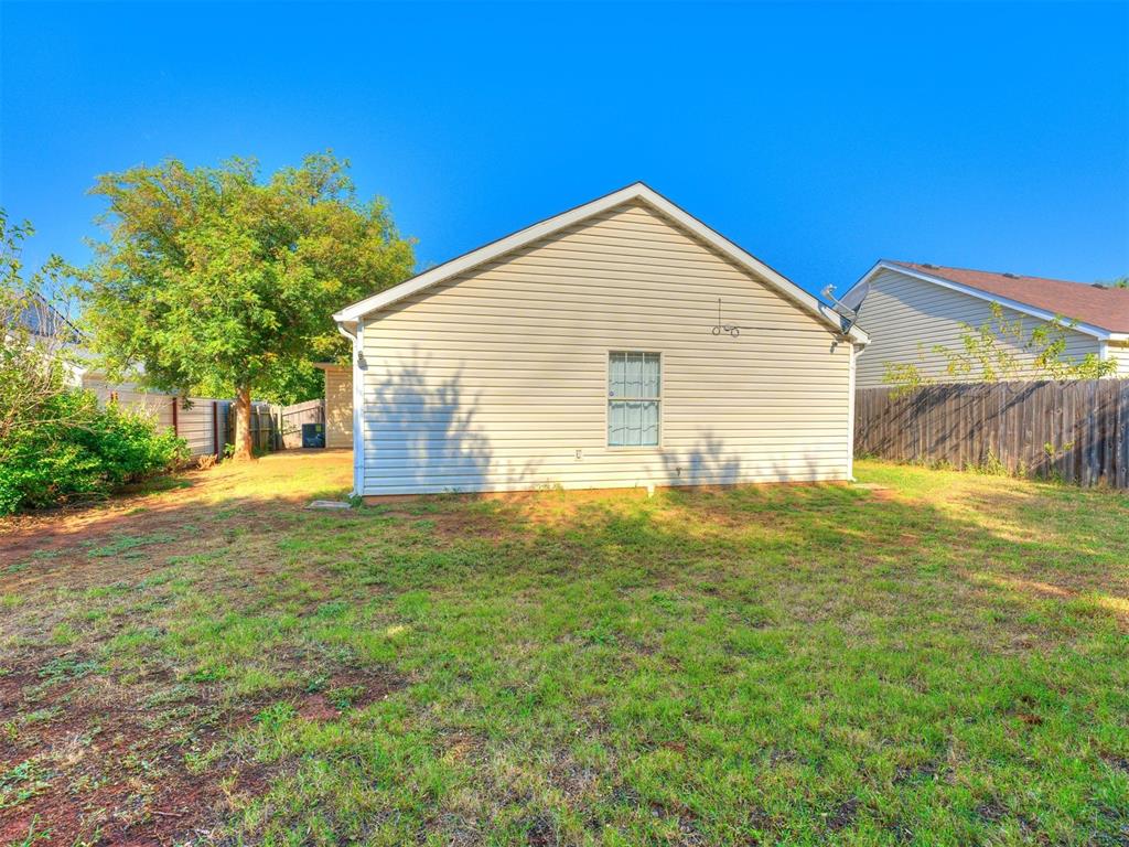 3005 Pinecrest Street