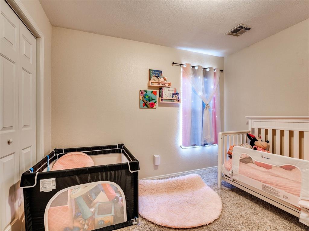 3005 Pinecrest Street