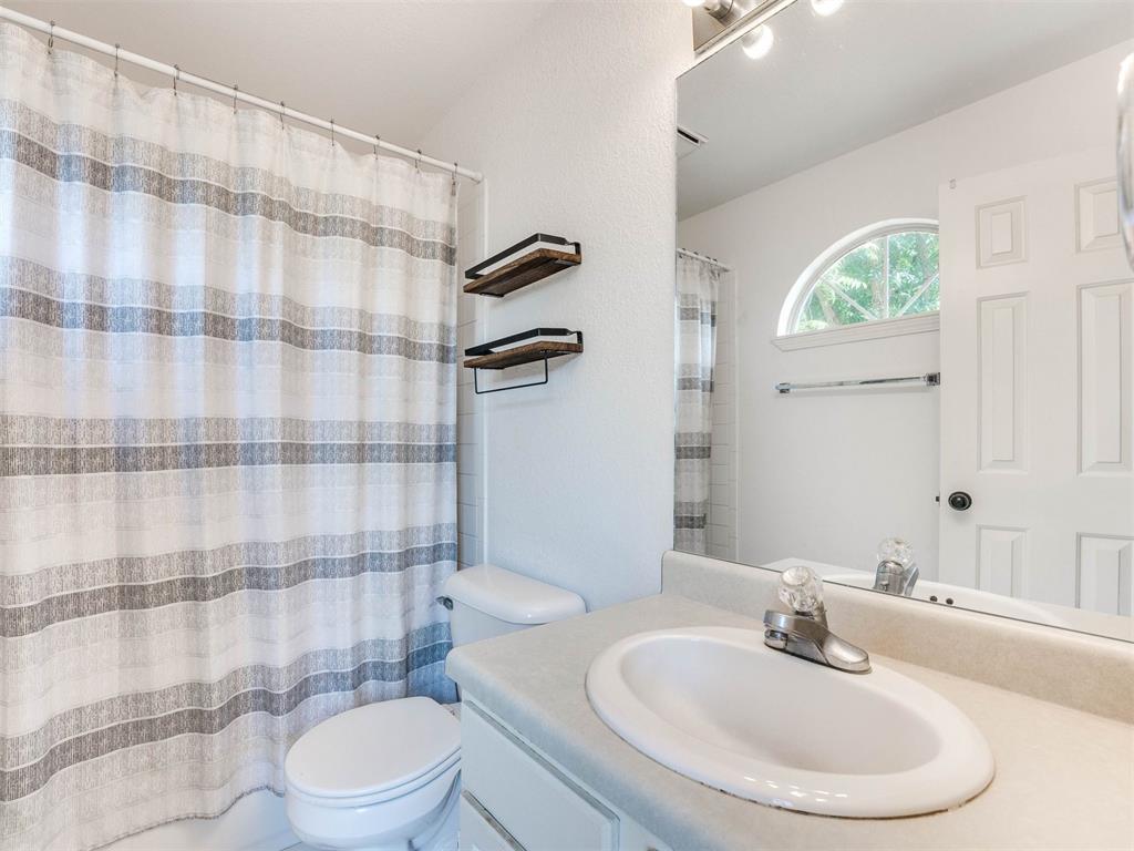 3005 Pinecrest Street