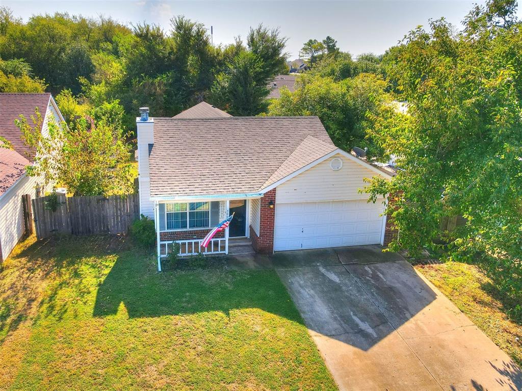 3005 Pinecrest Street