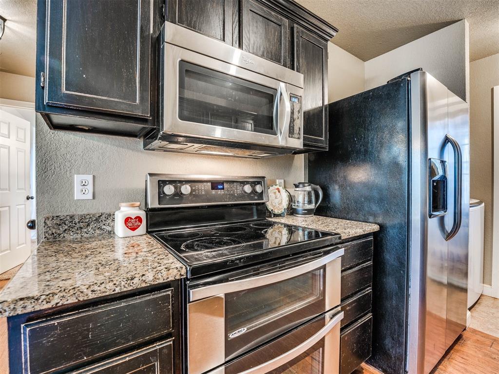 3005 Pinecrest Street