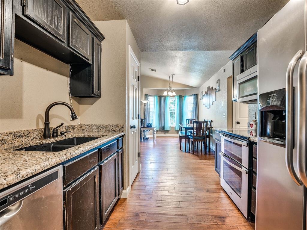 3005 Pinecrest Street