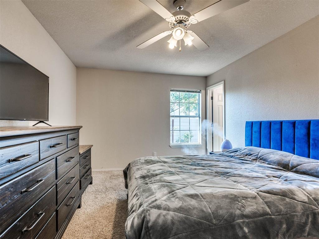 3005 Pinecrest Street