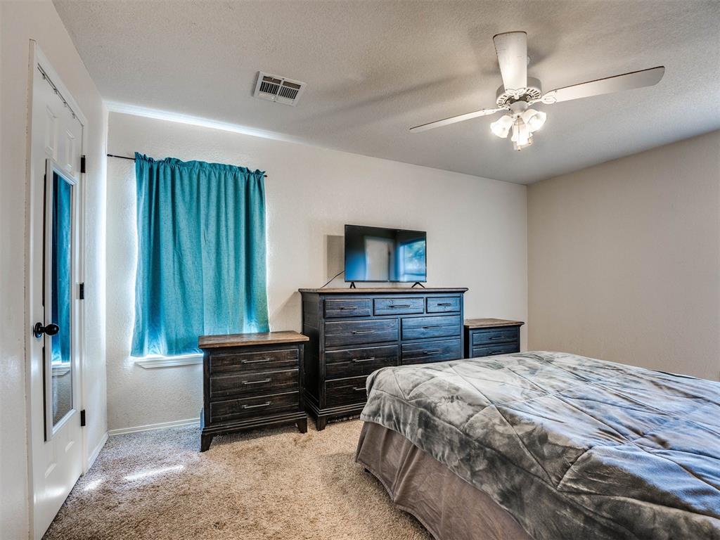 3005 Pinecrest Street