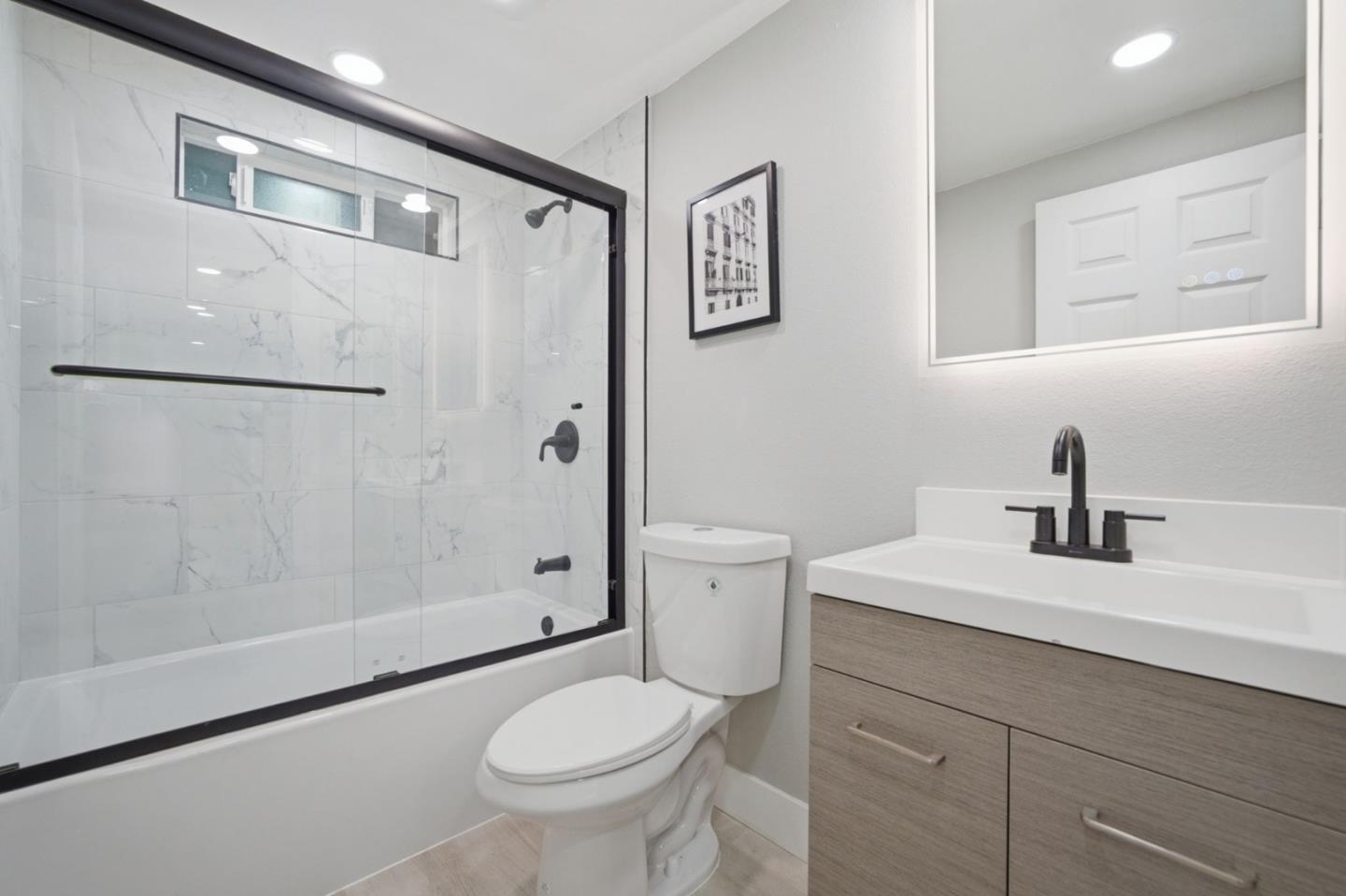 174 Redwood Avenue Unit: 174