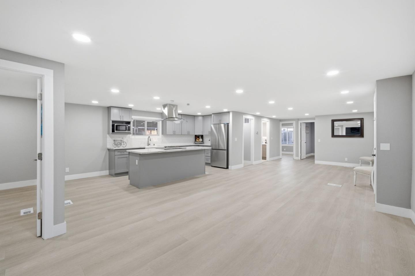 174 Redwood Avenue Unit: 174