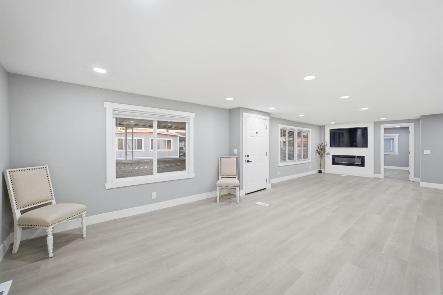 174 Redwood Avenue Unit: 174