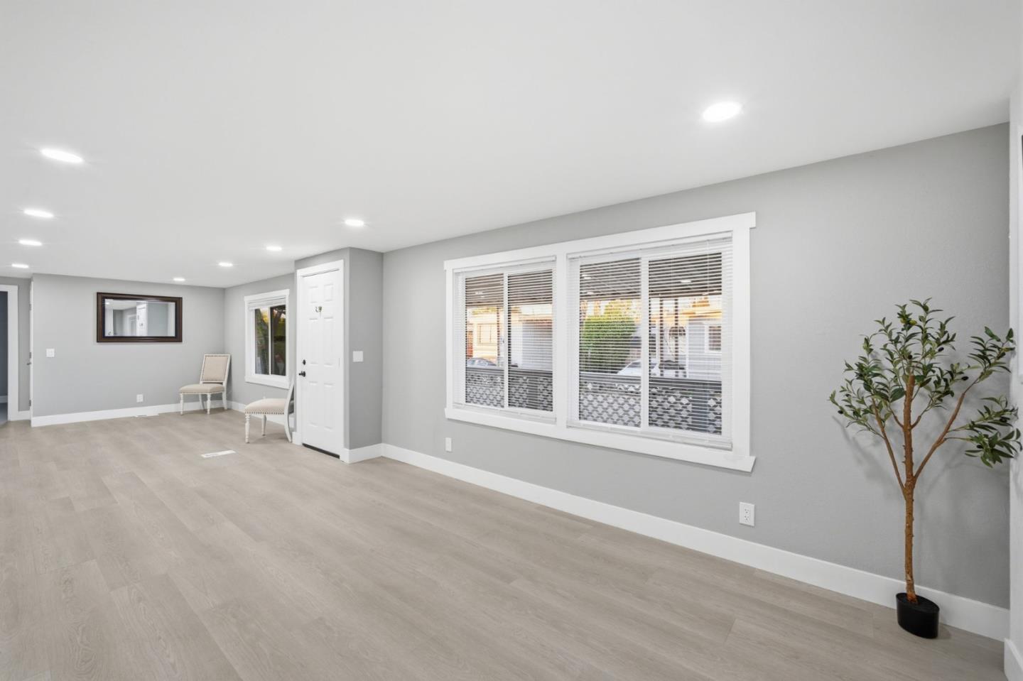 174 Redwood Avenue Unit: 174