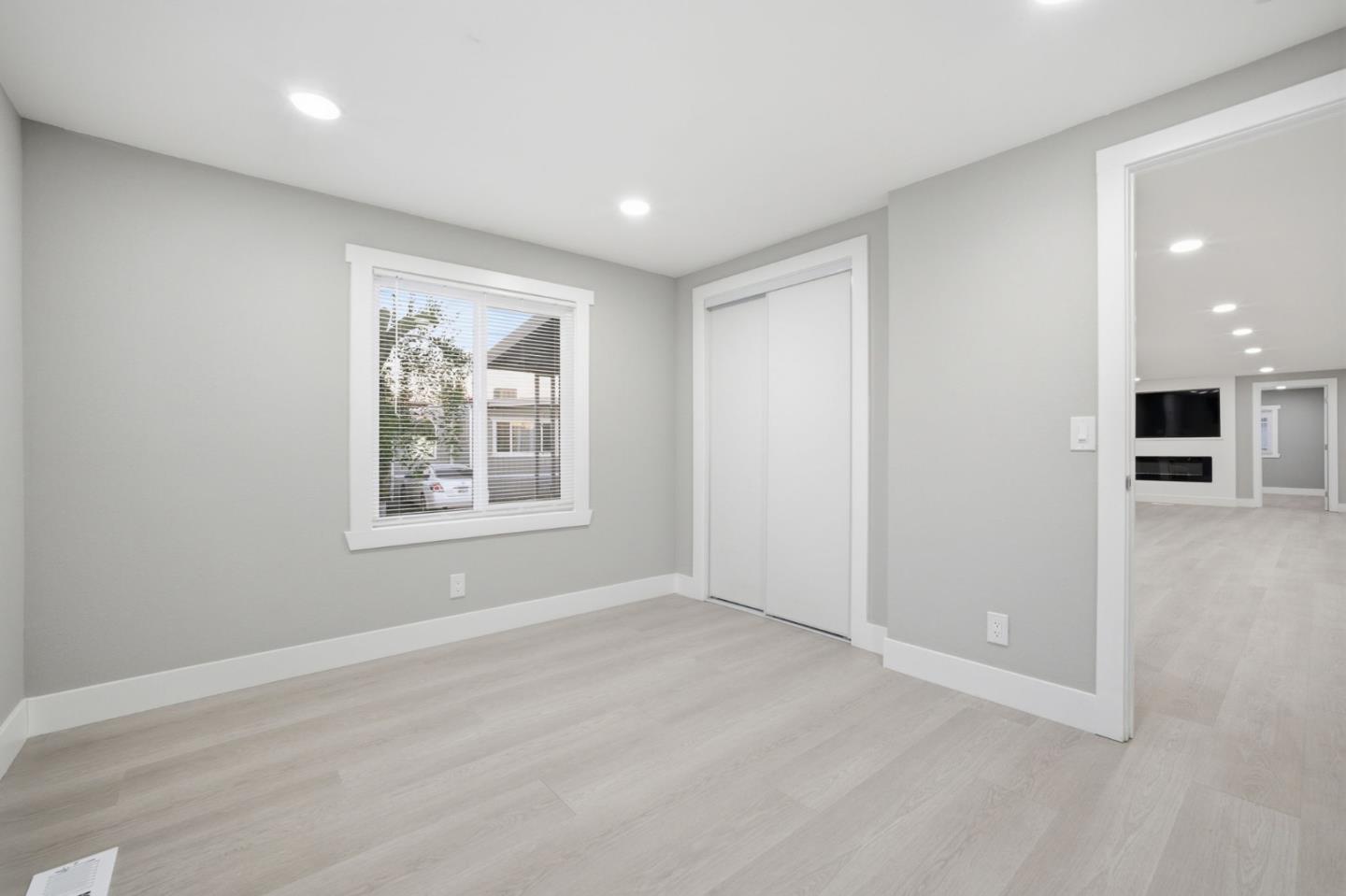 174 Redwood Avenue Unit: 174