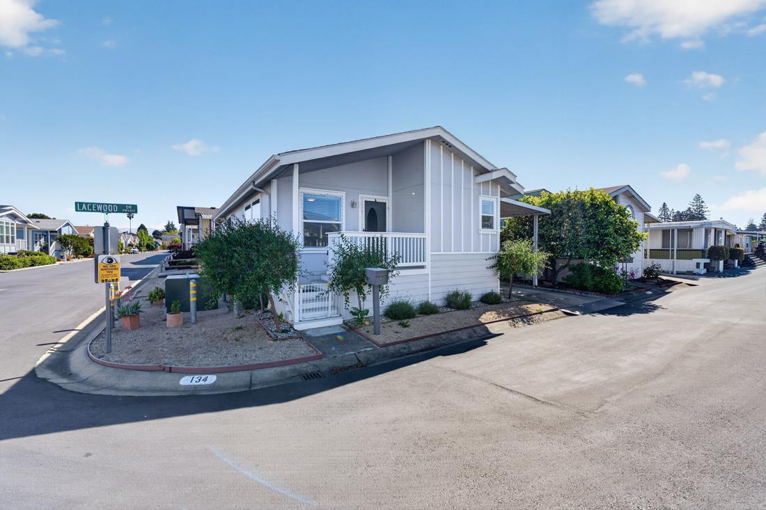 433 Sylvan Avenue Unit: 134