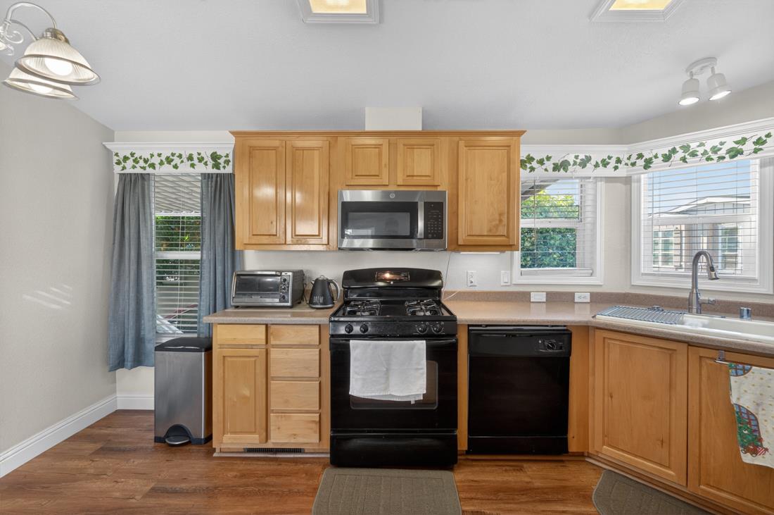 433 Sylvan Avenue Unit: 134
