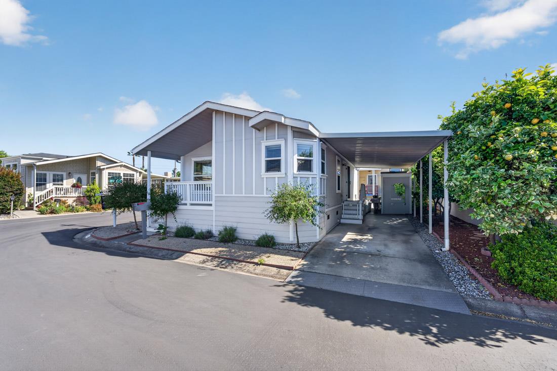 433 Sylvan Avenue Unit: 134