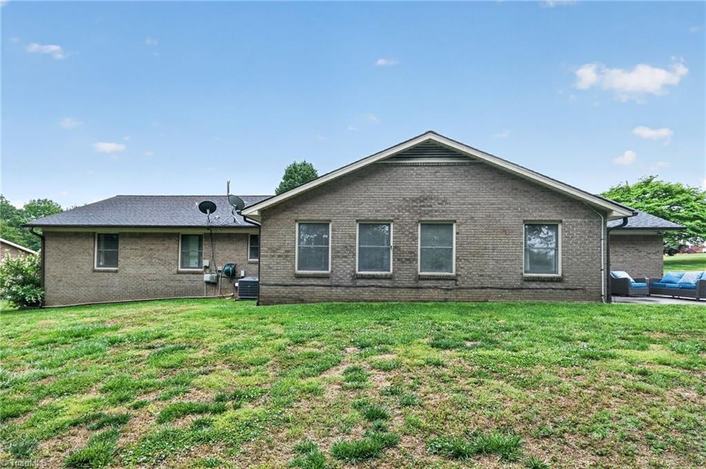 316 Christine Court, Winston-Salem