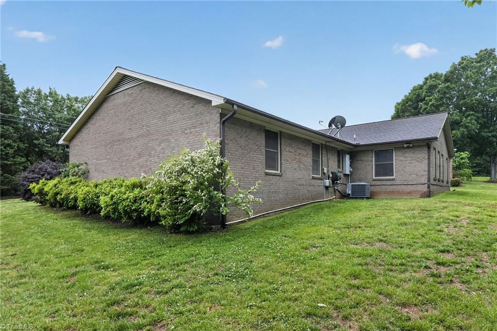 316 Christine Court, Winston-Salem
