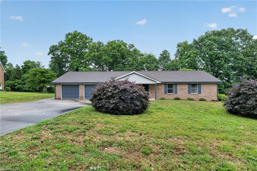 316 Christine Court, Winston-Salem