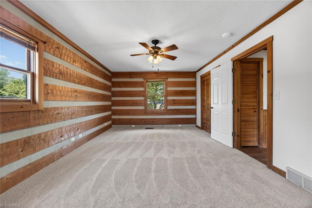 7000 Oakridge Drive