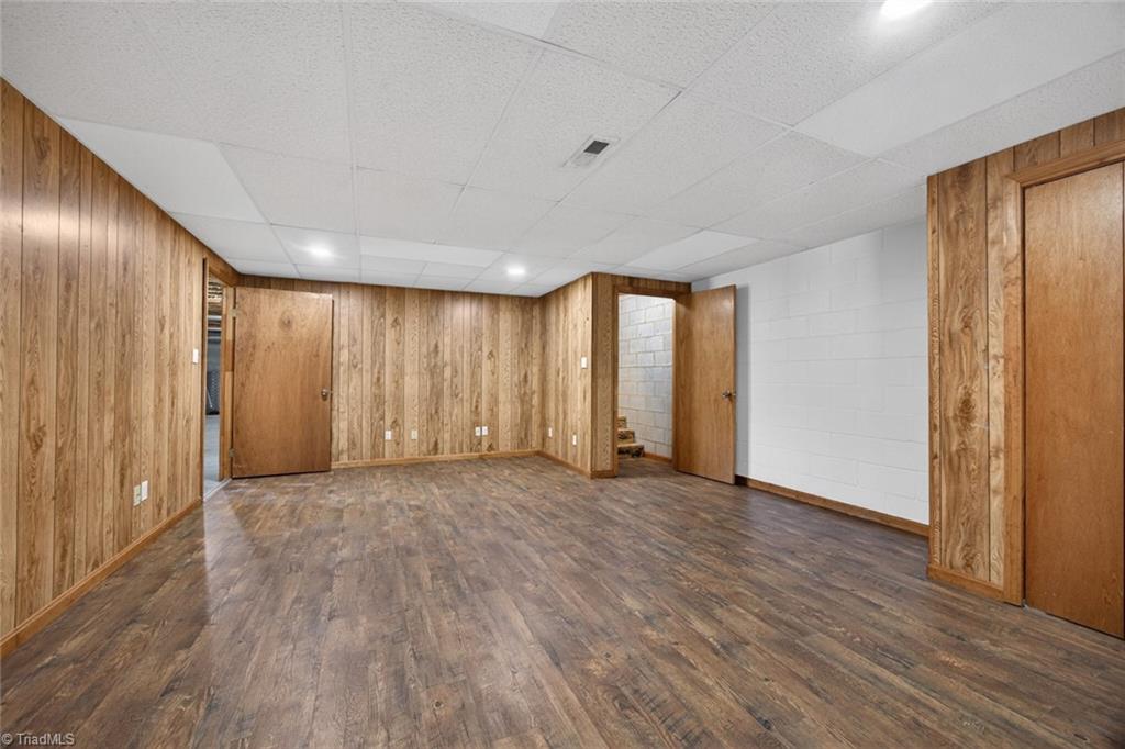 7000 Oakridge Drive