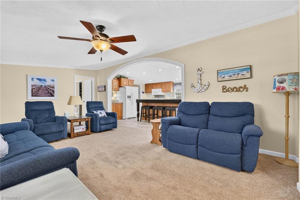5305 Lakewood Drive