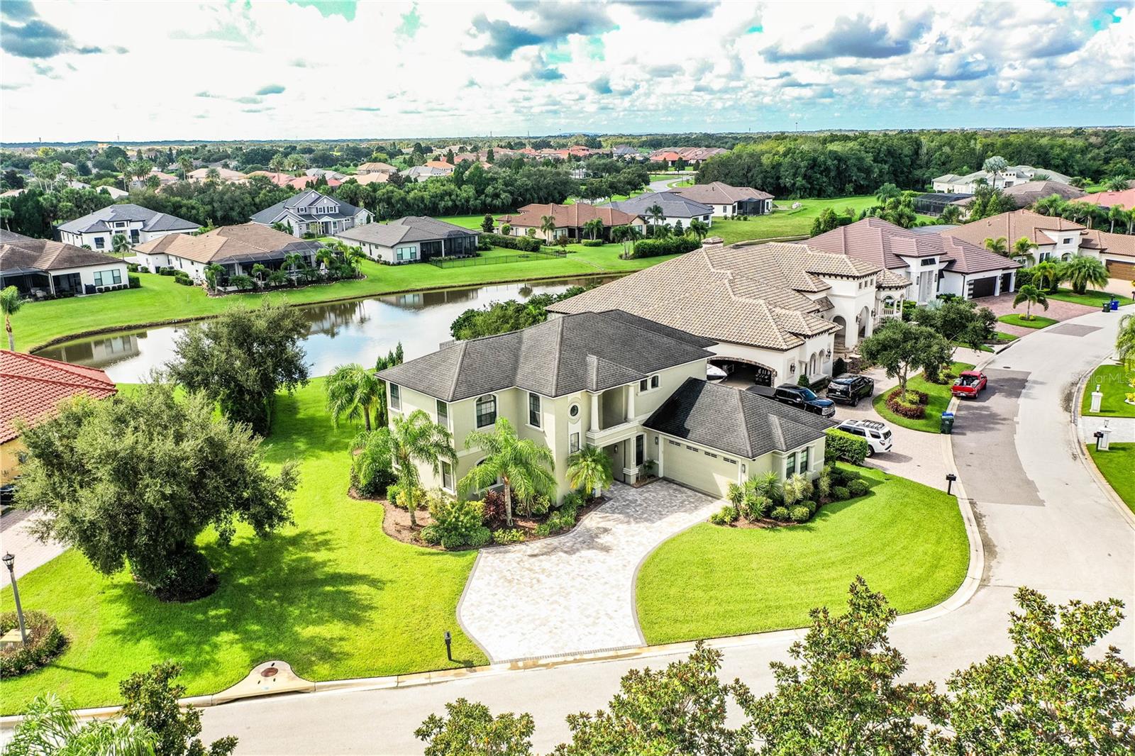 1934 HERITAGE LAKES BLVD