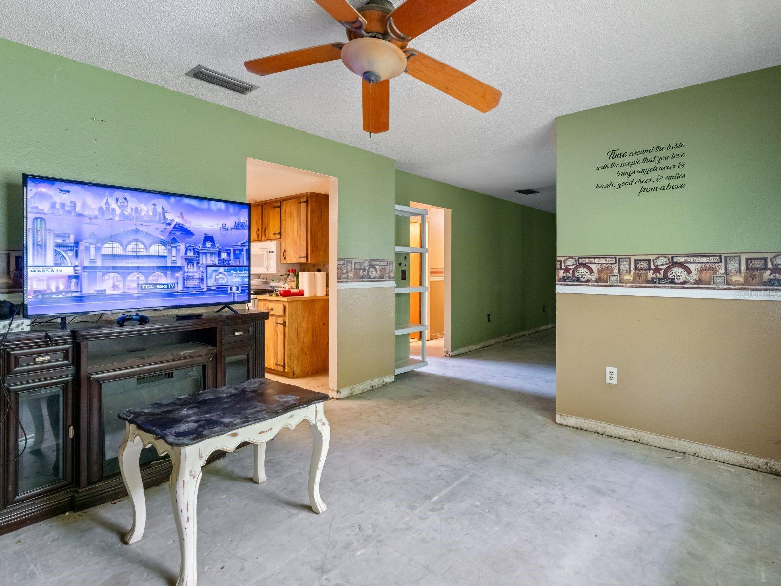 6940 NEWMAN CIR E