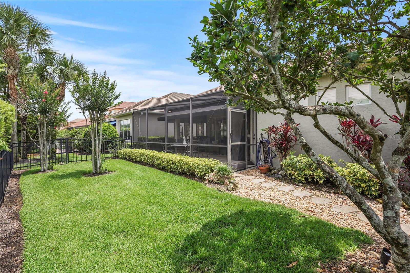 2569 LAUREL GLEN DR