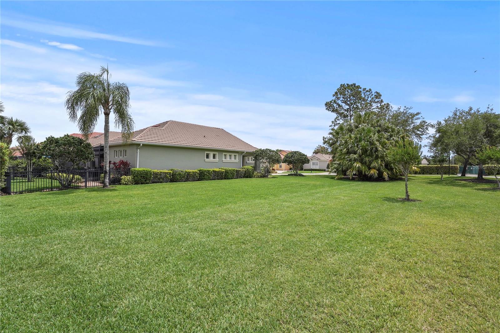 2569 LAUREL GLEN DR
