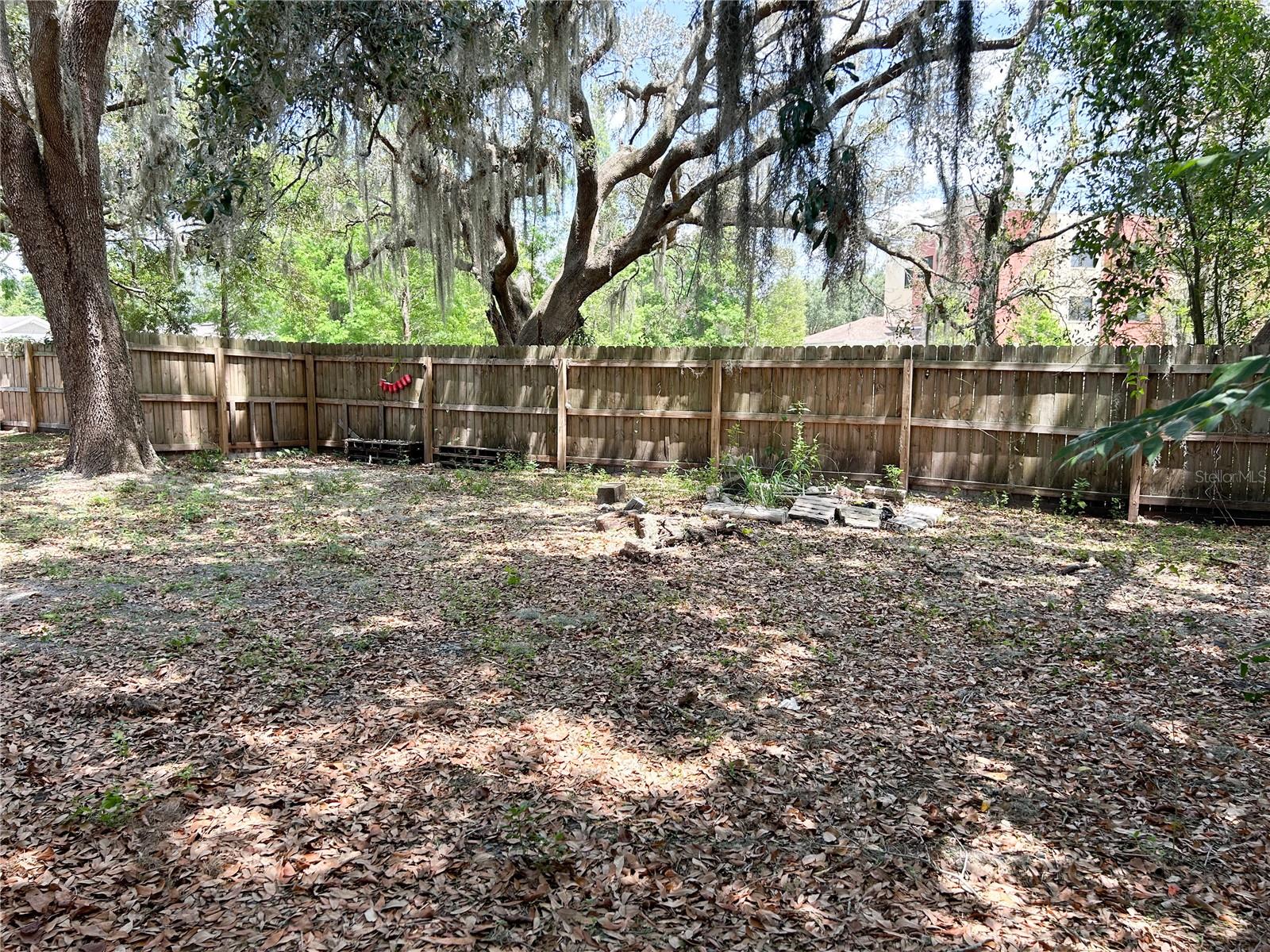 1160 AUSTIN ST